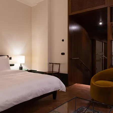 Boutique Hotel Château Royal-3